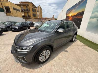 Volkswagen T-Roc Volkswagen T-roc 1.0 tsi Life 110cv Grigio usata Olbia