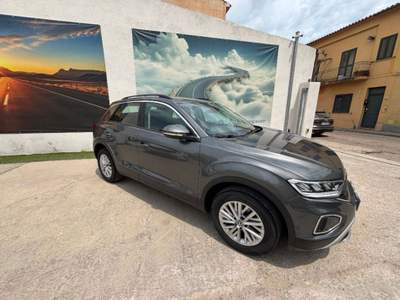 Volkswagen T-Roc Volkswagen T-roc 1.0 tsi Life 110cv Grigio usata Olbia