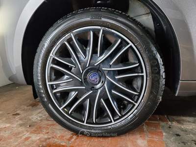 Lancia Ypsilon 1.0 Hybrid 70cv Gold Car Play + Telecamera Grigio usata Torino