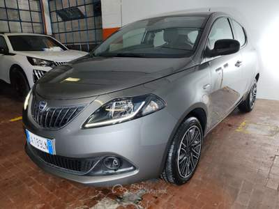 Lancia Ypsilon 1.0 Hybrid 70cv Gold Car Play + Telecamera Grigio usata Torino