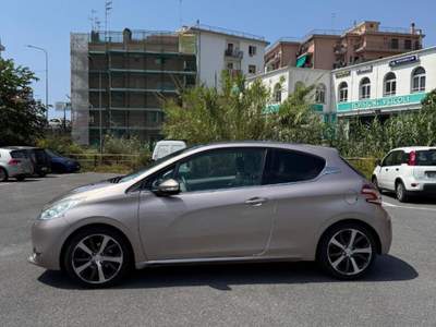 Peugeot 208 1.6 8V e-HDi 115CV Stop&Start 3p. Allure Rosso usata Sanremo