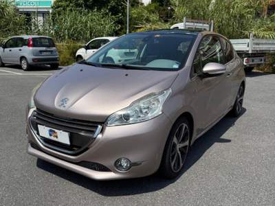 Peugeot 208 1.6 8V e-HDi 115CV Stop&Start 3p. Allure Rosso usata Sanremo