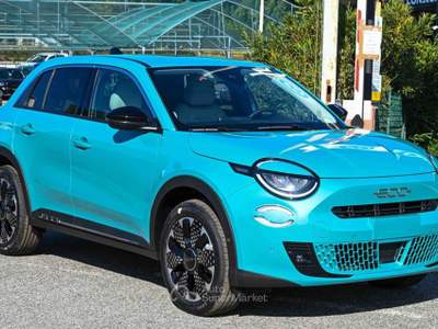 Fiat 600 Hybrid 100 CV DCT MHEV La Prima Blu/Azzurro usata Frosinone