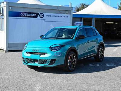 Fiat 600 Hybrid 100 CV DCT MHEV La Prima Blu/Azzurro usata Frosinone