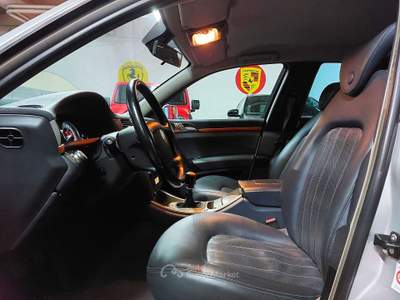 Lancia Thesis TURBO SOFT 20V EMBLEMA PELLE NAVI TELEFONO ORIGINALE Argento usata Torino