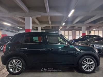 MINI Cooper D Countryman Mini 1.6 COOPER D COUNTRYMAN C.LEGA 17" CLIMA AUT PACK LUCI !!!! Oro usata Torino