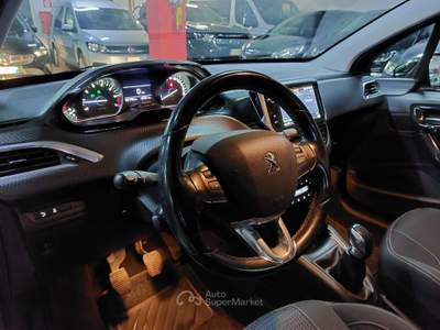 Peugeot 208 5 porte Allure NAVI BT C.LEGA FENDY Grigio usata Torino