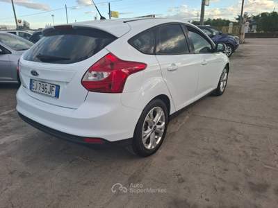 Ford Focus Titanium - 2011 BERLINA Bianco usata ANDRIA