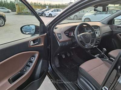 Hyundai i20 - 2015 NEOPATENTATI Nero usata ANDRIA