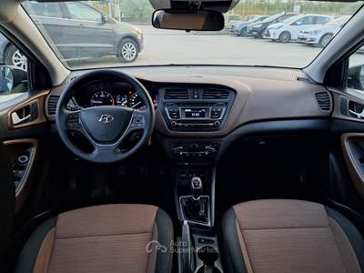 Hyundai i20 - 2015 NEOPATENTATI Nero usata ANDRIA