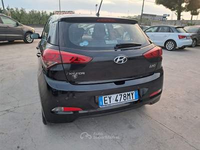 Hyundai i20 - 2015 NEOPATENTATI Nero usata ANDRIA