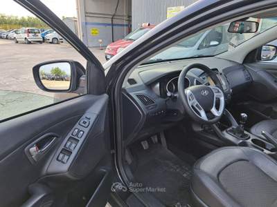 Hyundai ix35 Xpossible TETTO APRIBILE Nero usata ANDRIA