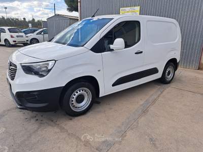 Opel Combo Cargo 1.6 Diesel 100CV 3 POSTI - 2019 Bianco usata ANDRIA