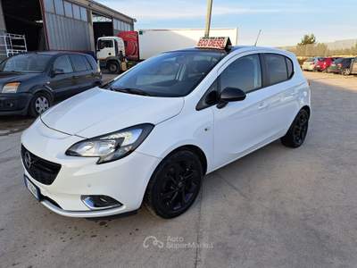 Opel Corsa 5 porte Black Edition - 2018 Bianco usata ANDRIA