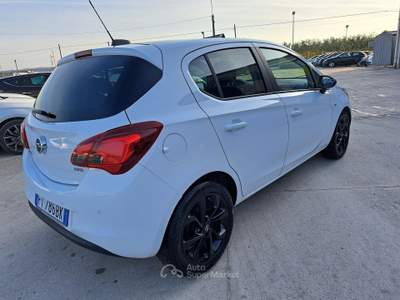 Opel Corsa 5 porte Black Edition - 2018 Bianco usata ANDRIA