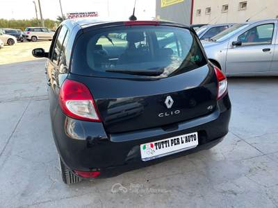 Renault Clio 5 porte - 2011 Nero usata ANDRIA