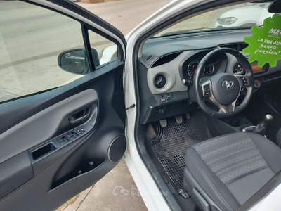 Toyota Yaris BENZINA 5 PORTE - 2016 Bianco usata ANDRIA