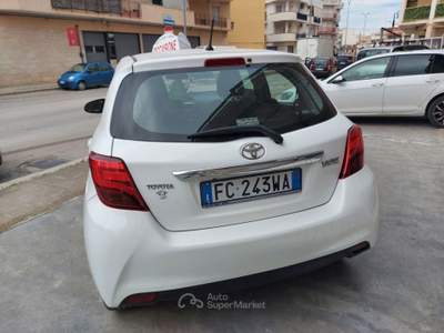 Toyota Yaris BENZINA 5 PORTE - 2016 Bianco usata ANDRIA