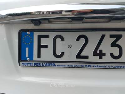 Toyota Yaris BENZINA 5 PORTE - 2016 Bianco usata ANDRIA