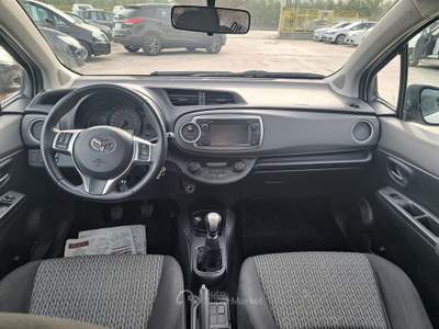 Toyota Yaris 5 porte Lounge - 2014 Bianco usata ANDRIA