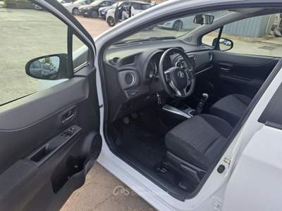 Toyota Yaris 5 porte Lounge - 2014 Bianco usata ANDRIA