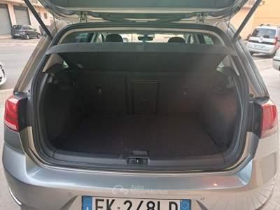 Volkswagen Golf 7.5 1.6 TDI 115 CV 5p. Executive - 2017 Grigio usata ANDRIA