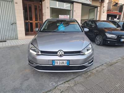 Volkswagen Golf 7.5 1.6 TDI 115 CV 5p. Executive - 2017 Grigio usata ANDRIA