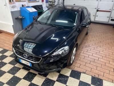 Volvo V40 D2 1.6 Powershift Kinetic Nero usata Melegnano