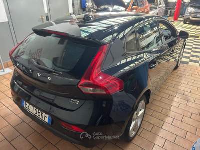 Volvo V40 D2 1.6 Powershift Kinetic Nero usata Melegnano