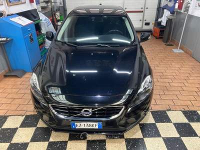 Volvo V40 D2 1.6 Powershift Kinetic Nero usata Melegnano