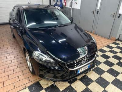 Volvo V40 D2 1.6 Powershift Kinetic Nero usata Melegnano
