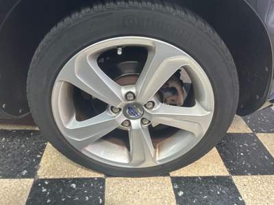 Volvo V40 D2 1.6 Powershift Kinetic Nero usata Melegnano
