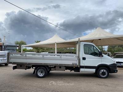 Iveco Daily Daily 35C17 3.0 HPT CASSONE FISSO IN ACCIAIO PASSO 3,750 Bianco usata San Michele Salentino
