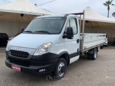 Iveco Daily Daily 35C17 3.0 HPT CASSONE FISSO IN ACCIAIO PASSO 3,750 Bianco usata San Michele Salentino