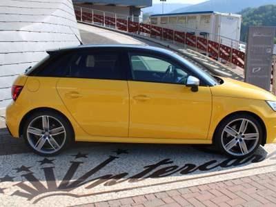 Audi A1 SPB 2.0TFSI quattro SEDILI S-PDC-XENON Giallo usata Denno