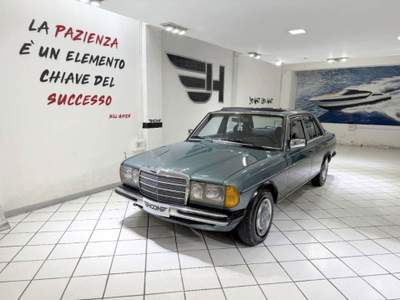 Mercedes-Benz Classe E 200 Verde usata Viterbo