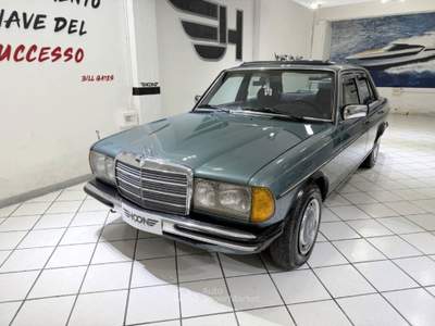Mercedes-Benz Classe E 200 Verde usata Viterbo