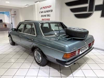 Mercedes-Benz Classe E 200 Verde usata Viterbo