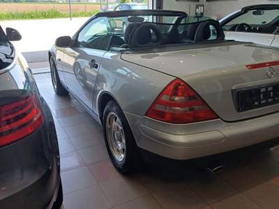 Mercedes-Benz SLK auto adatta a neo patentati Grigio usata Abano Terme