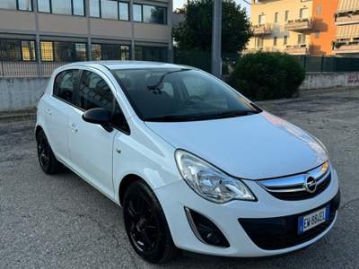 Opel Corsa . Bianco usata Montesilvano