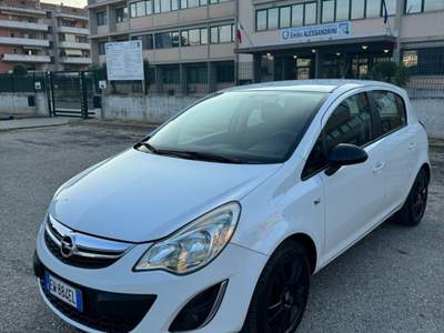 Opel Corsa . Bianco usata Montesilvano