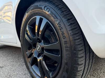 Opel Corsa . Bianco usata Montesilvano