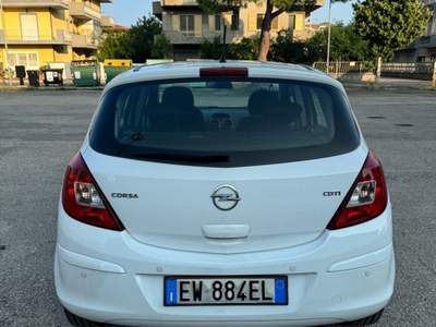 Opel Corsa . Bianco usata Montesilvano