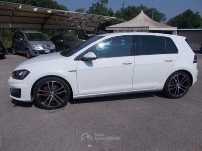 Volkswagen Golf GTD 2.0 TDI 5p. BlueMotion Technology Bianco usata Terni