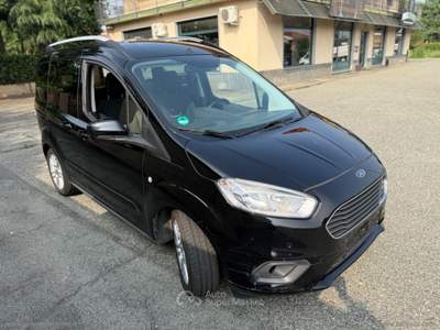 Ford Tourneo Courier Tourneo Courier 1.0 EcoBoost 100 CV Plus EURO 6, VEICOLO 5 POSTI Nero usata Rivalta di Torino