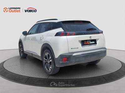 Peugeot 2008  - e-2008 allure 100kw Bianco usata ROMA