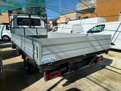 Iveco Daily 35S14HA8V 2.3 HPT Cassonato Hi-Matic Bianco usata Varedo