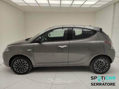 Lancia Ypsilon III 2021 1.0 firefly hybrid Platino s&s 70cv Grigio usata Erba