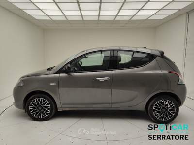 Lancia Ypsilon III 2021 1.0 firefly hybrid Platino s&s 70cv Grigio usata Erba