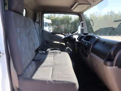 Renault Trucks Maxity 130.35 MOTRICE ISOTERMICA 2 ASSI PATENTE B Bianco usata Lugo